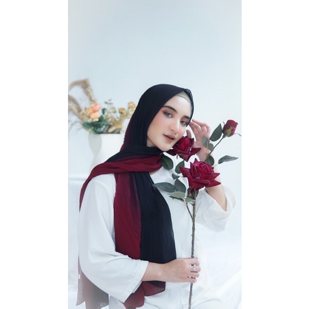 Anna pleats ombre/pashmina gradasi/pashmia plisket tanpa garis tengah-Black