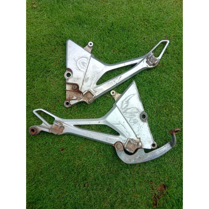 Postep depan Tiger / step depan tiger / Footstep depan tiger revo