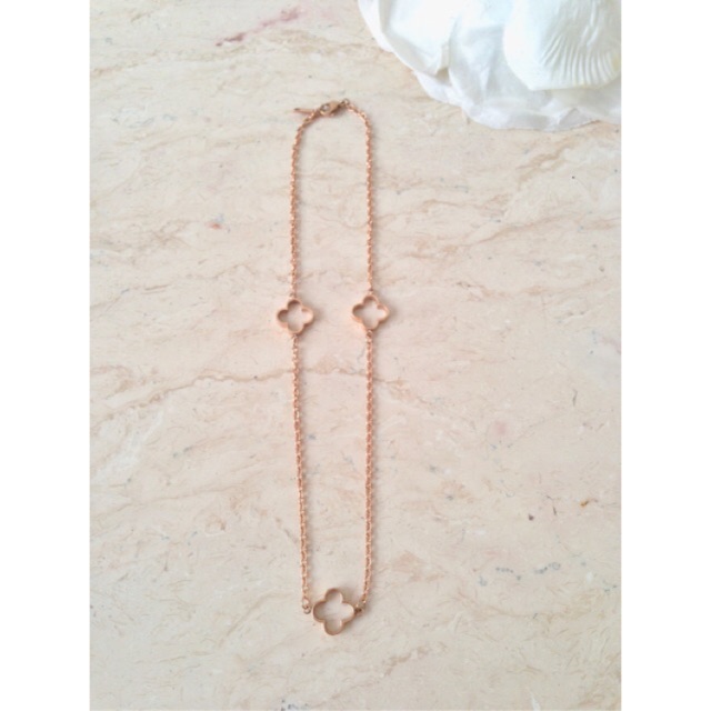 Kalung Van Cleef LV titanium