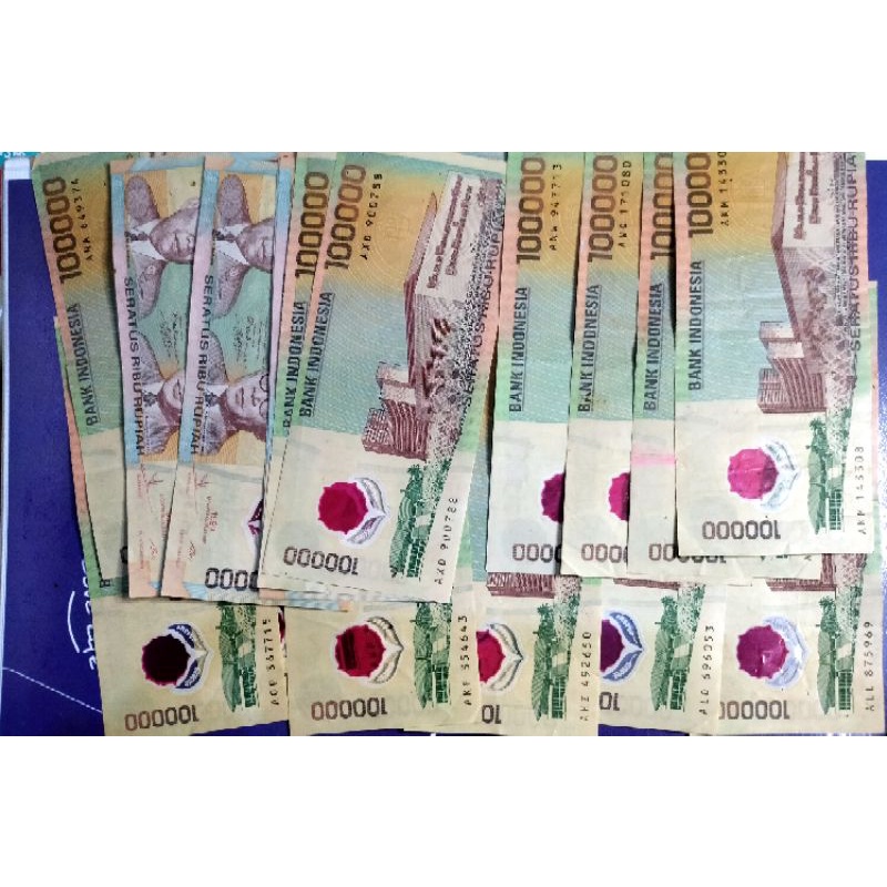 Uang 100 rb tahun 1999