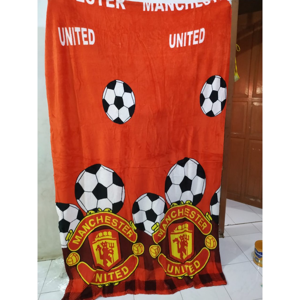 Selimut Karakter motif anak laki-laki dan perempuan