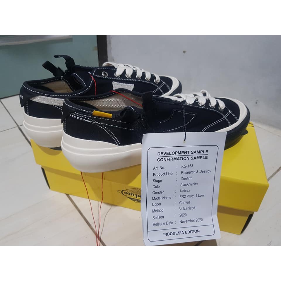 SEPATU COMPASS X FXXKING RABBITS FR2 V1 LOW - V2