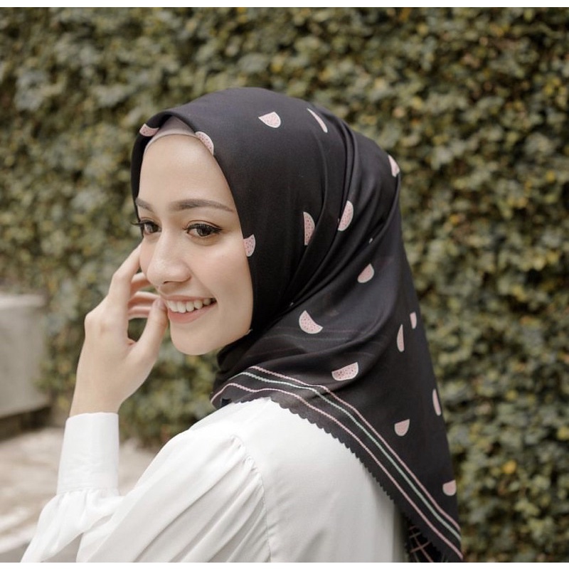 Vanilla hijab - Ceria Scarf (preloved)