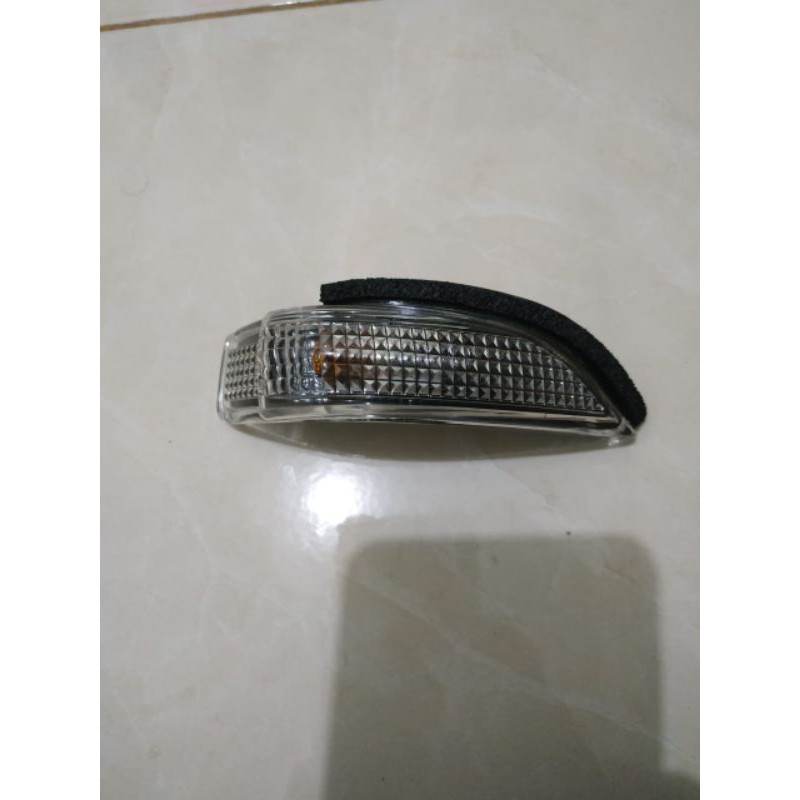 Lampu sein spion Sigra Calya Camry Altis Yaris kanan