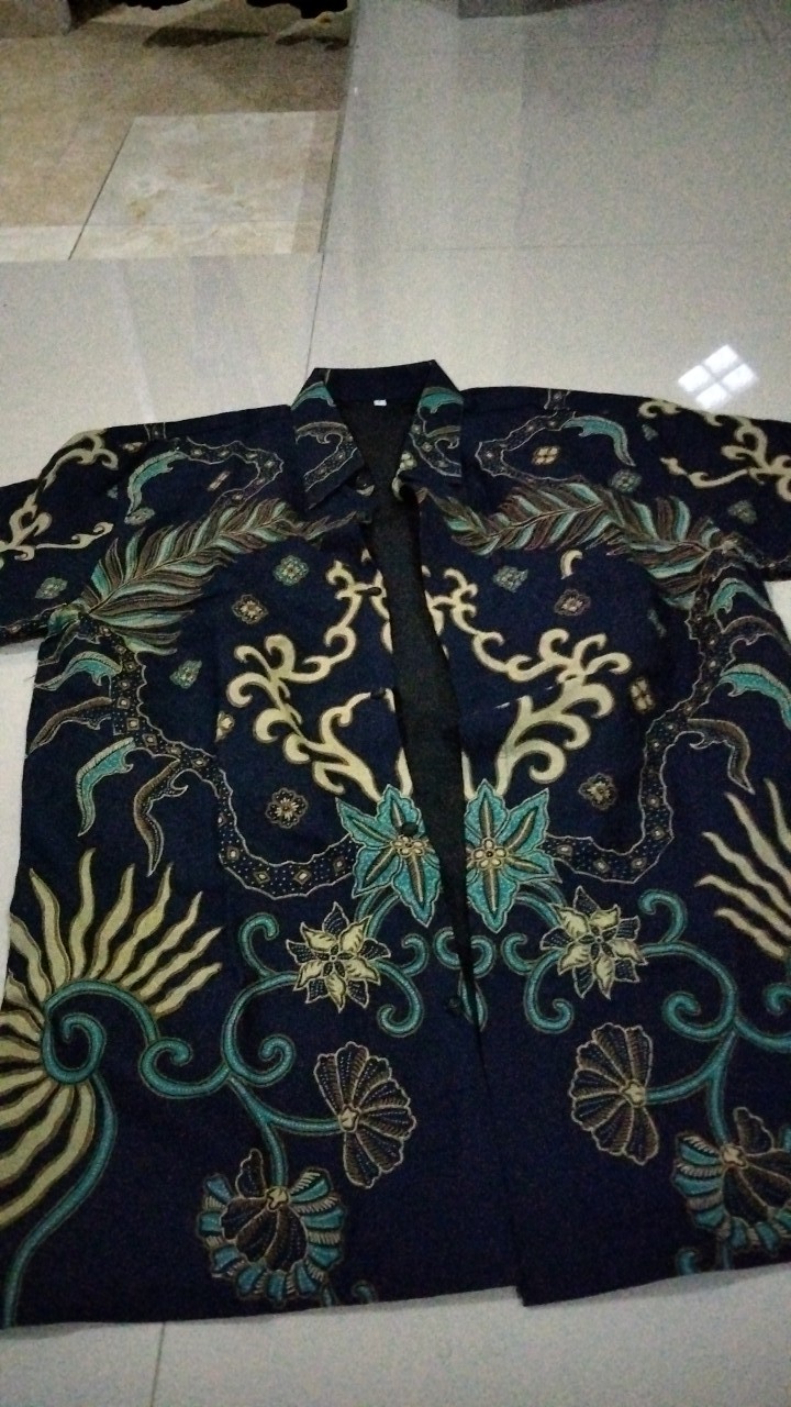 Krisna Mukti  Kemeja Batik Pria Lengan Pendek Bahan Katun Batu Raden Full Furing