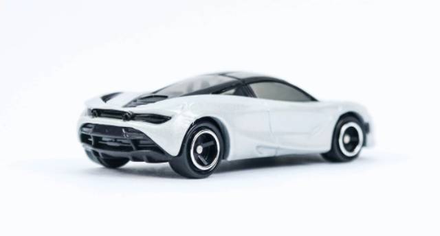 Tomica Reguler No 57 Mclaren 720S White TAKARA TOMY