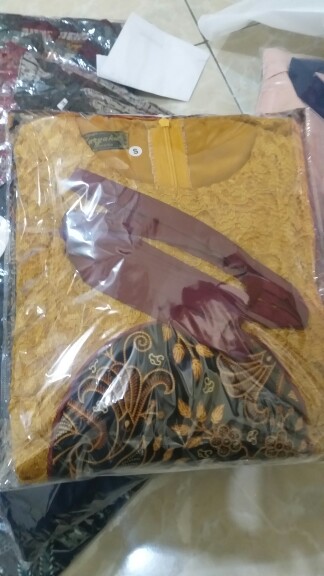 Gamis Couple • Gamis Brukat Maxmara Tile Jaring • Kemeja Batik Pria Terlaris Best Seller Berkualitas