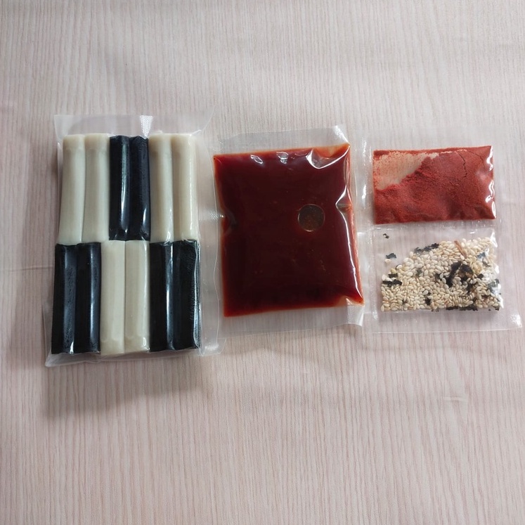 

Paket Topokki Hitam Putih