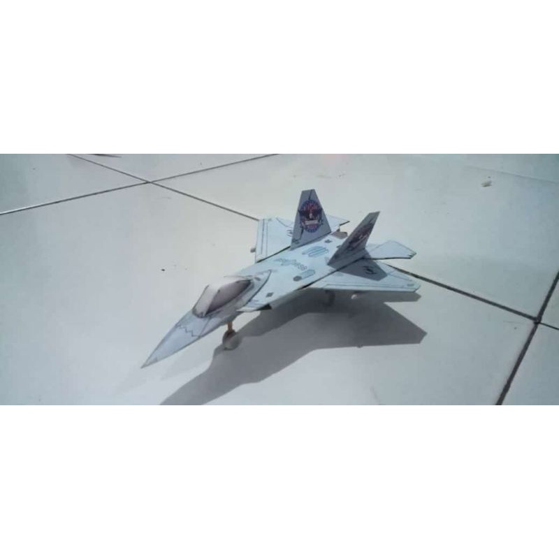 miniatur pesawat tempur F-22 Raptor USAF