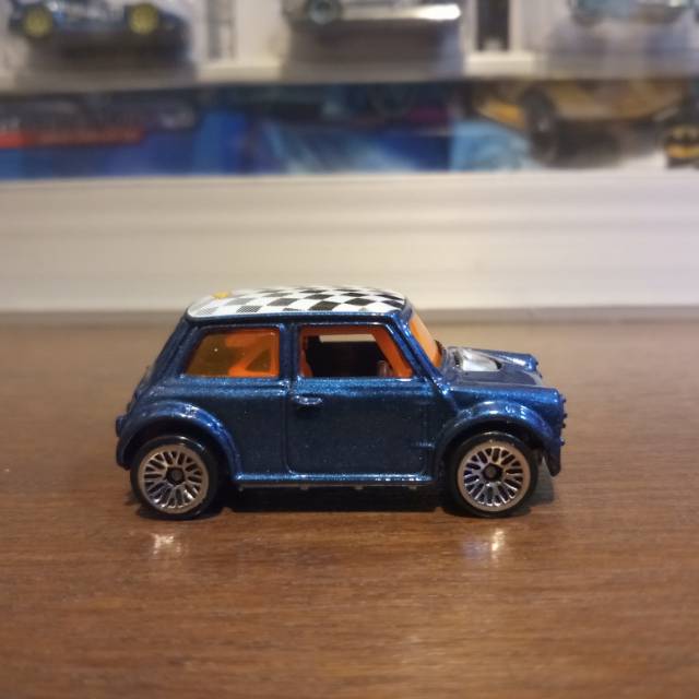 Hot Wheels Mini Cooper - Morris mini - Blue Roll Bar Oranye Loose