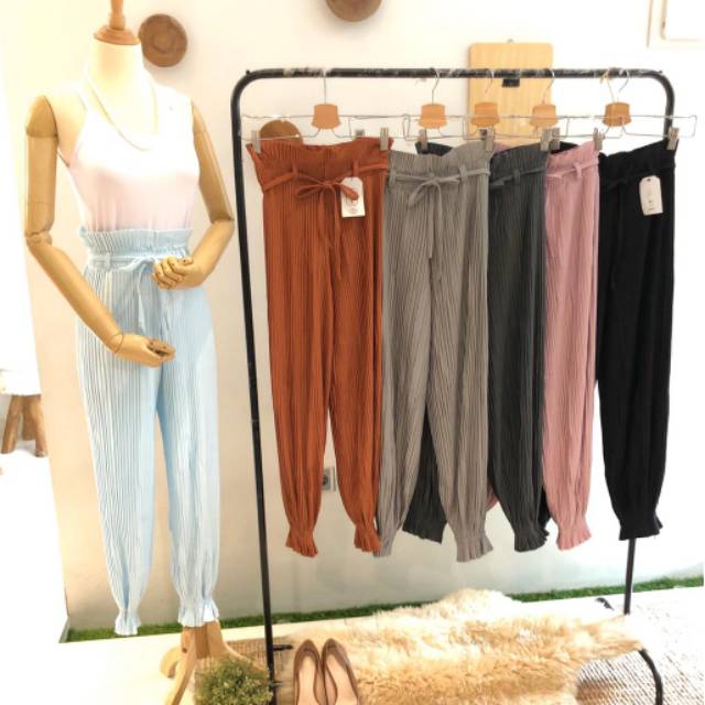 JAFAR PLEATS PANTS - CELANA PLISKET ALADIN