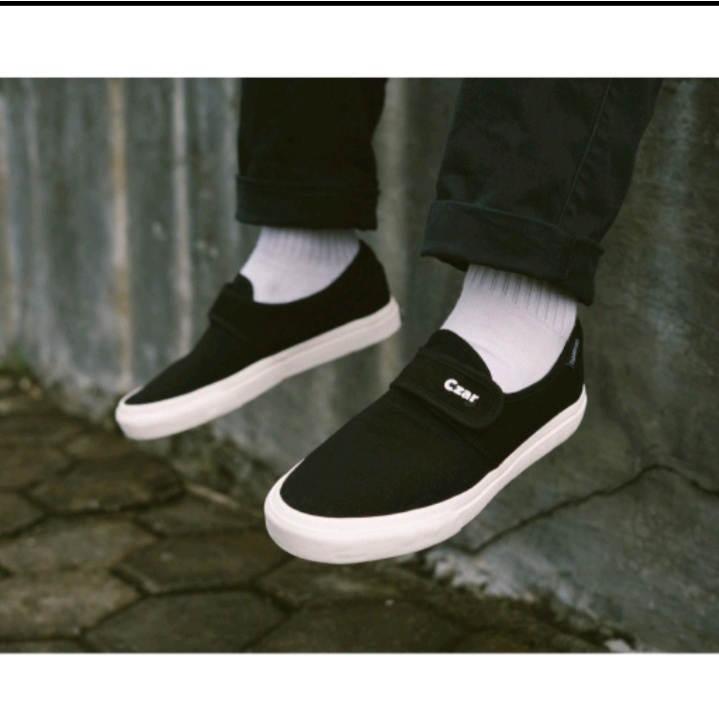 SEPATU CASUAL SLIP-ON CZAR CASUAL TRENDY VNTG 212