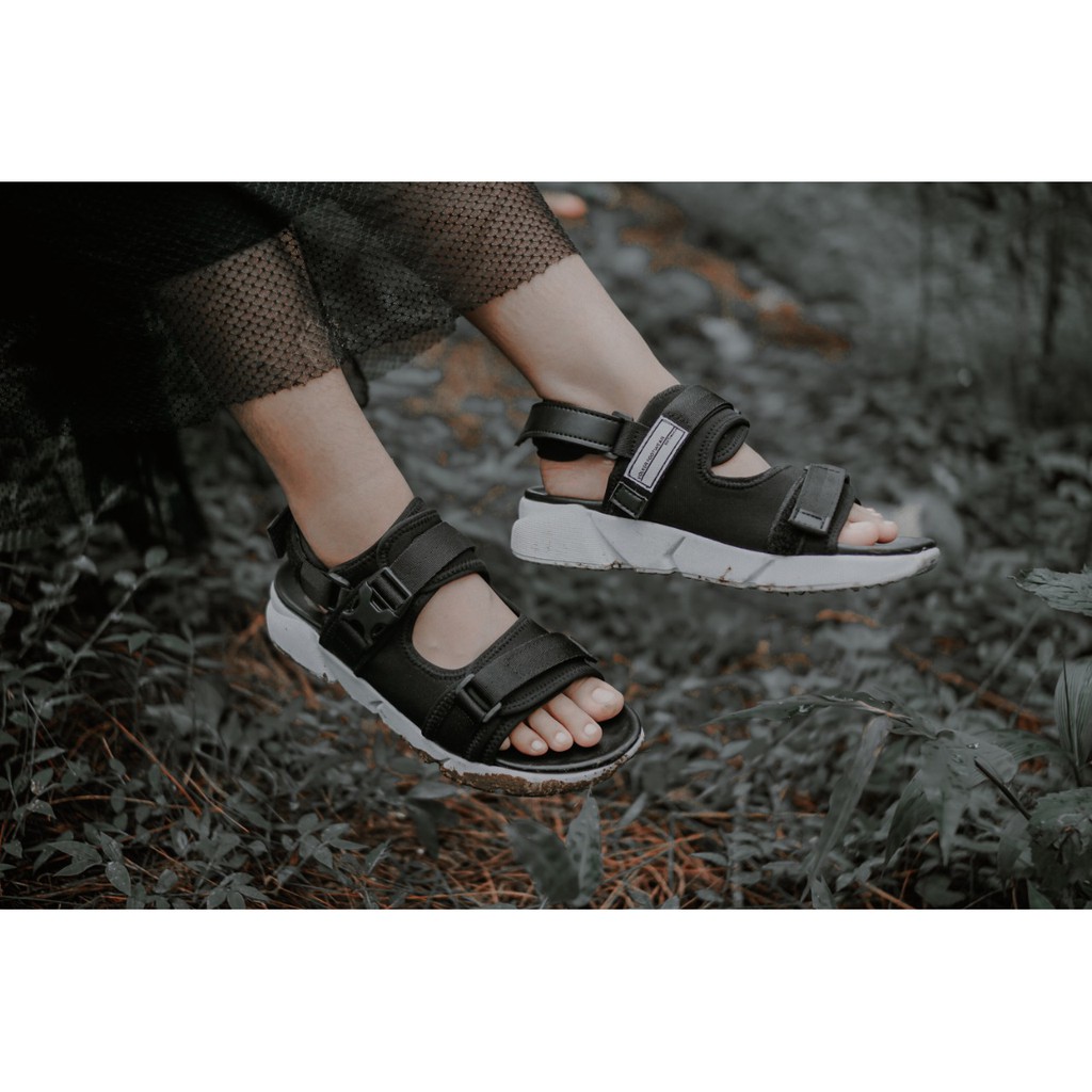 SANDAL KASUAL WANITA VOLKERFOOTWEAR ARTIKEL NAMIE BLACK