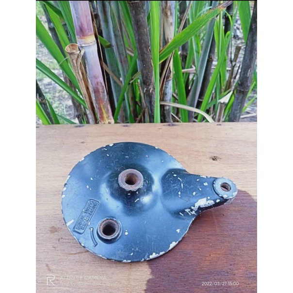 tutup tromol panel tromol tutup kampas suzuki rgr,thunder 125 original