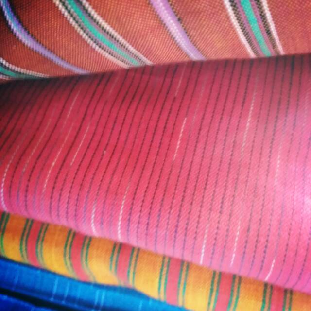 Kain lurik motif gerimis pink