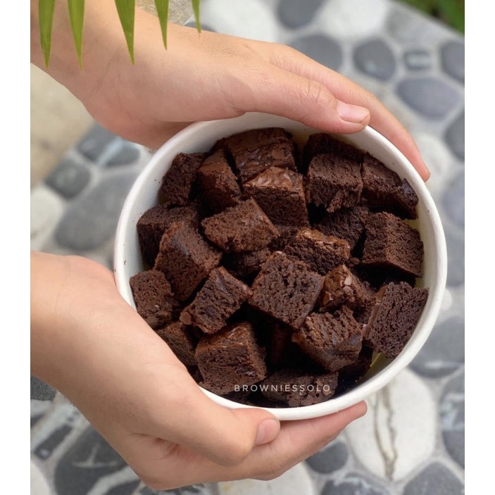 

PROMO Brownies Bite Brownie Cup Cube Bites 150 gram