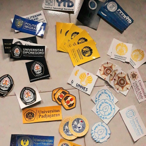 

STIKER LOGO UNIVERSITAS DAN CUSTOM