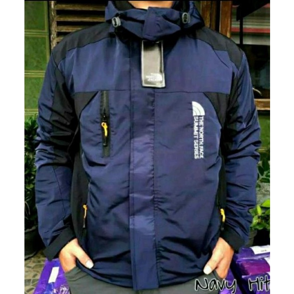 Jaket Pria Outdoor TNF Summit Seriez