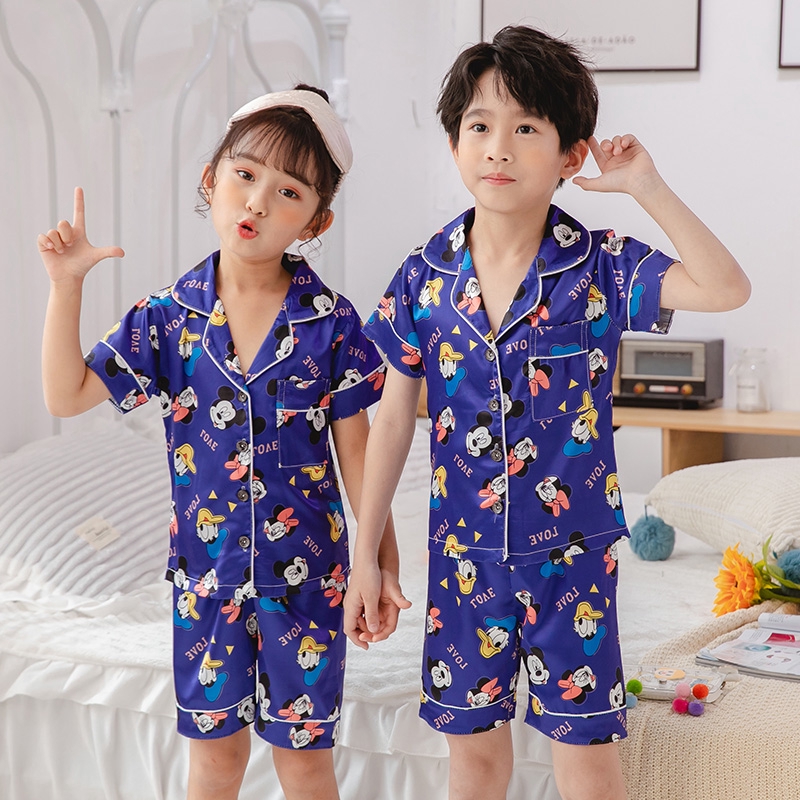 Setelan Piyama Lengan Panjang celana Bahan Sutra Warna Setelan Piyama Lengan Panjang celana Bahan Sutra Warna