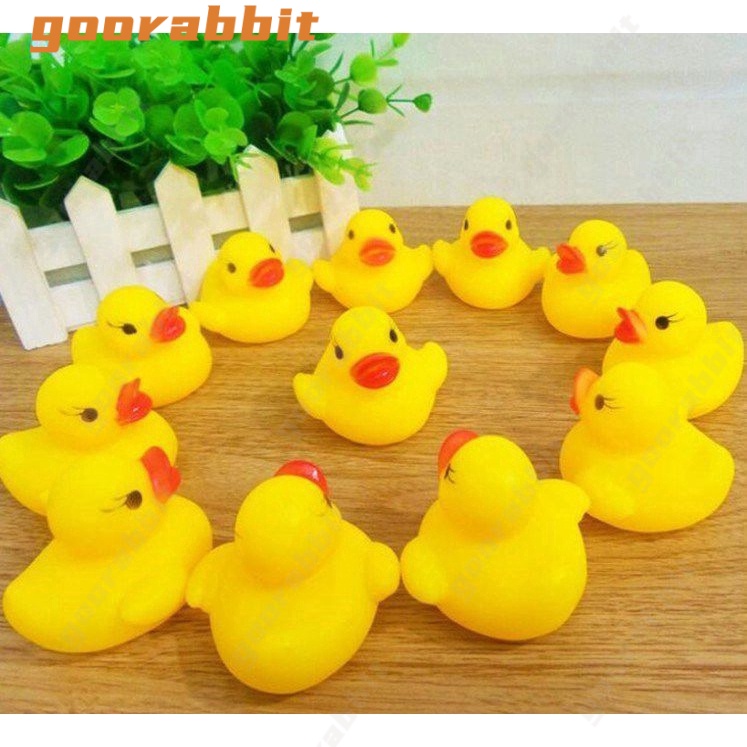 5pcs Mainan Mandi Bentuk Bebek Kuning Bahan Karet Untuk Anak