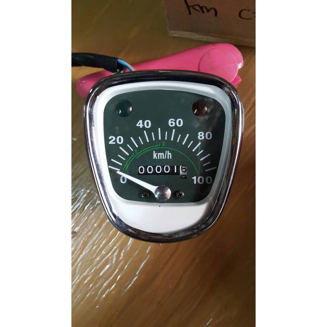 SPEEDOMETER HONDA C70.