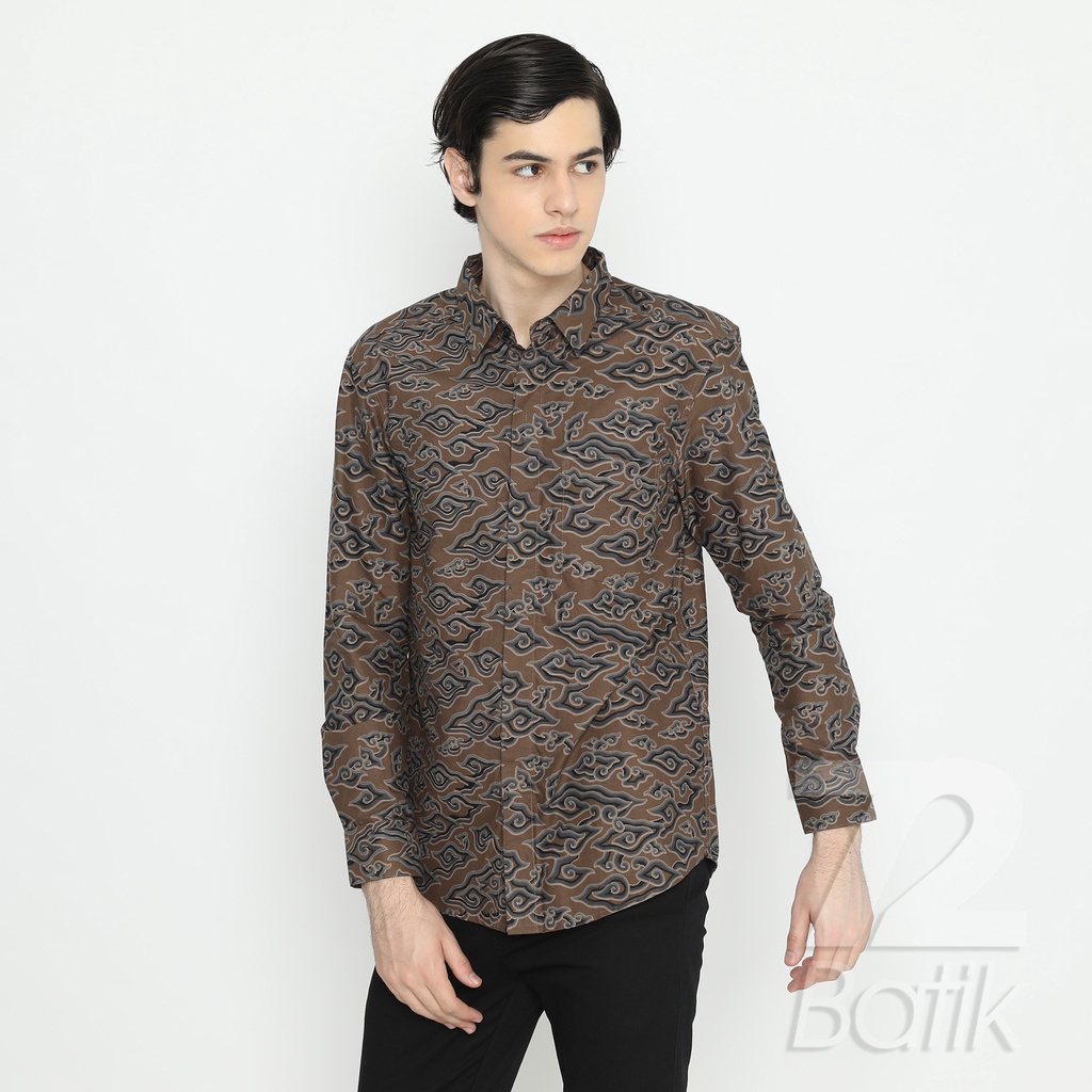 BATIK COUPLE MODERN  Kemeja Rok Lilit Instan Batik Pria Lengan Panjang Slimfit Premium Mega Mendung Coklat Hitam 723640 Cap 72 - Baju Kemeja Atasan Pakaian Batik Couple Cople Pria Cowok Laki Laki Remaja Keluarga Lengan Panjang Modern Slimfit Kekinian