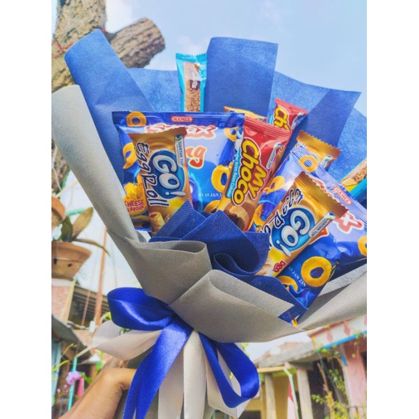 

BUKET SNACK MURAH CUSTOM KADO ULTAH WISUDA