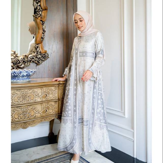 Agnia dress wk wearing klamby Peony Xs