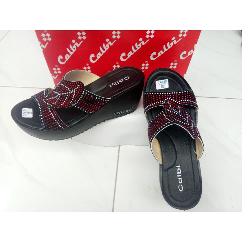 SANDAL WEDGES CALBI BAN 2 DAUN MUTIARA