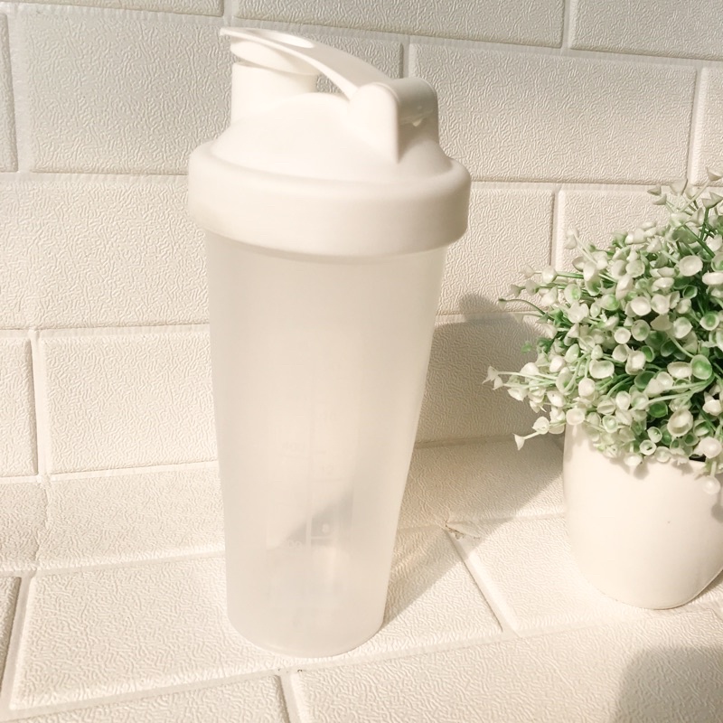 Botol minum putih /botol air kulkas