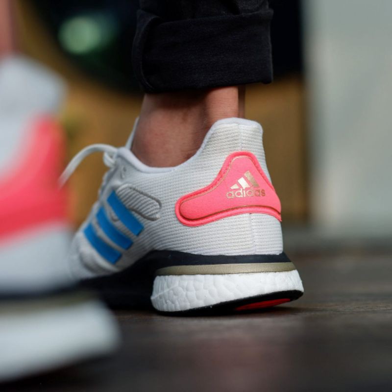 Sepatu Sneakers BNIB Adidas Supernova