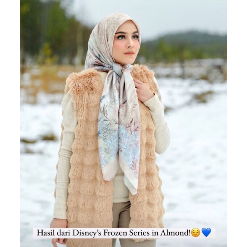 Buttonscarves Disney Frozen ALMOND + MIRAGE