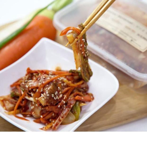 

✧FRESS✧ PLAZA KOREA KIMCHI MIX SAWI WORTEL LOBAK FRESH 1000 GRAM-MAKANAN KOREA ❀