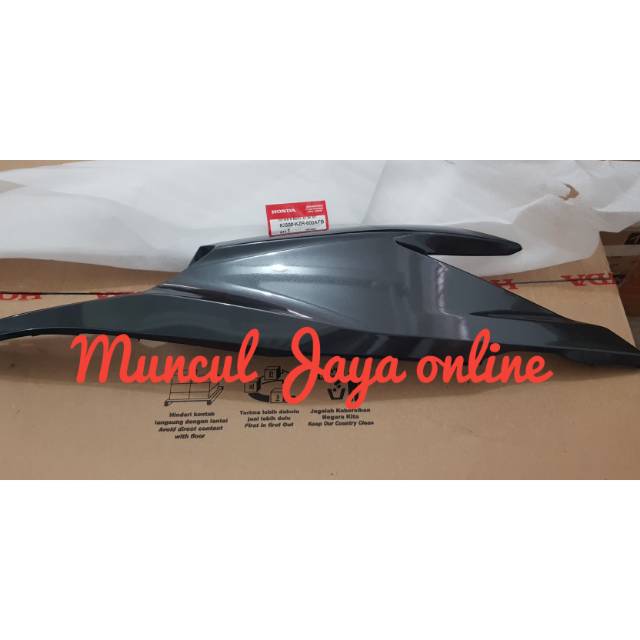 Cover Body Sayap Kanan Hitam Abu Abu Vario 125 Old  83500 KZR 600AFB