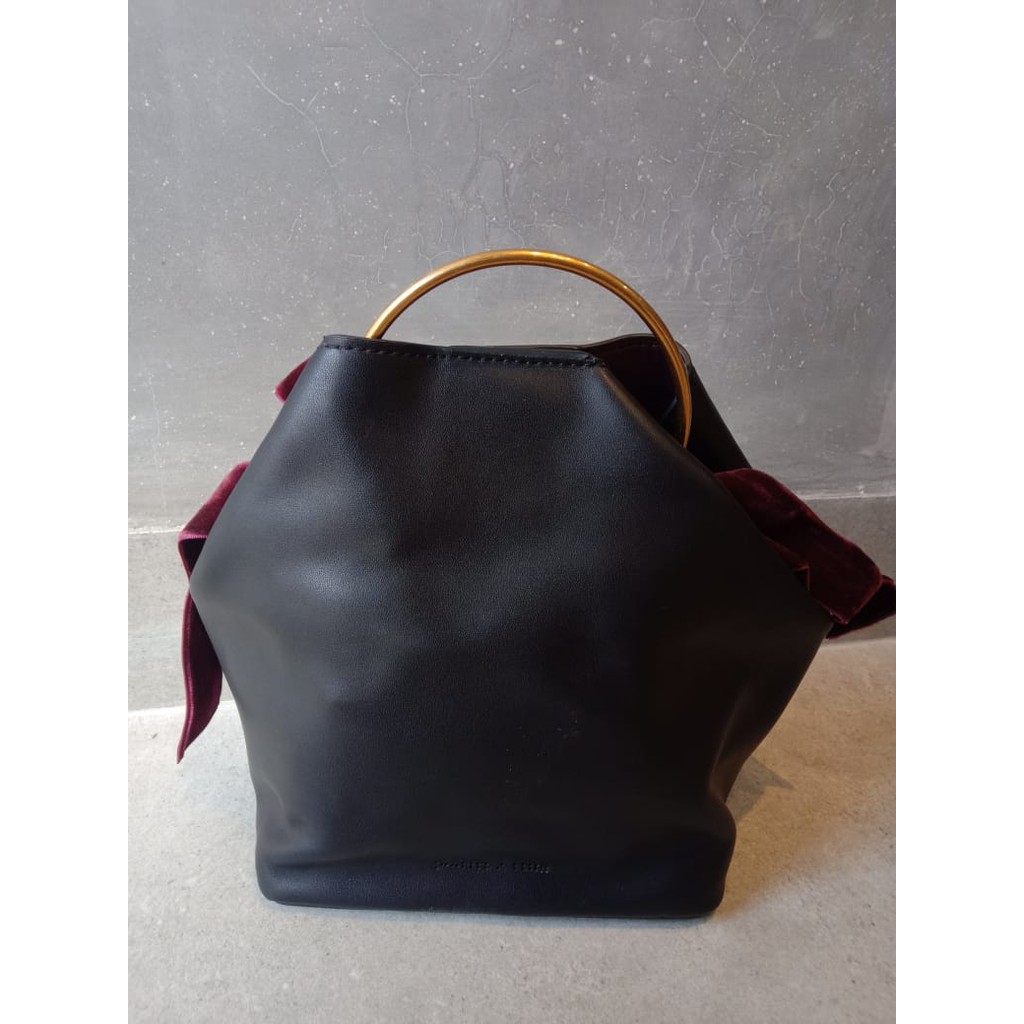 Tas DEFECT SALE CnK Charles Keith Bucket Black Cuci Gudang Last Stock Display Tali Tas Murah Diskon