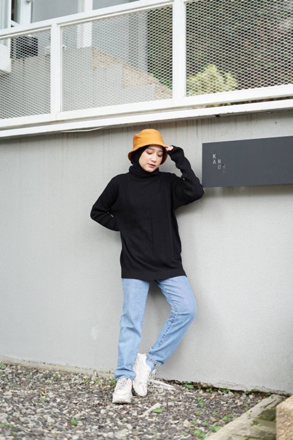 Finn cable sweater import