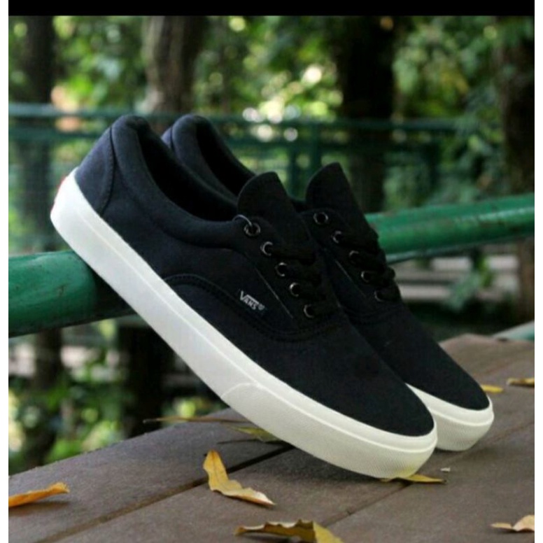 SEPATU VANS SEKOLAH KASUAL HITAM OLDSKOOL  HITAM  PRIA LAKI COWOK VENS OLAHRAGA LARI