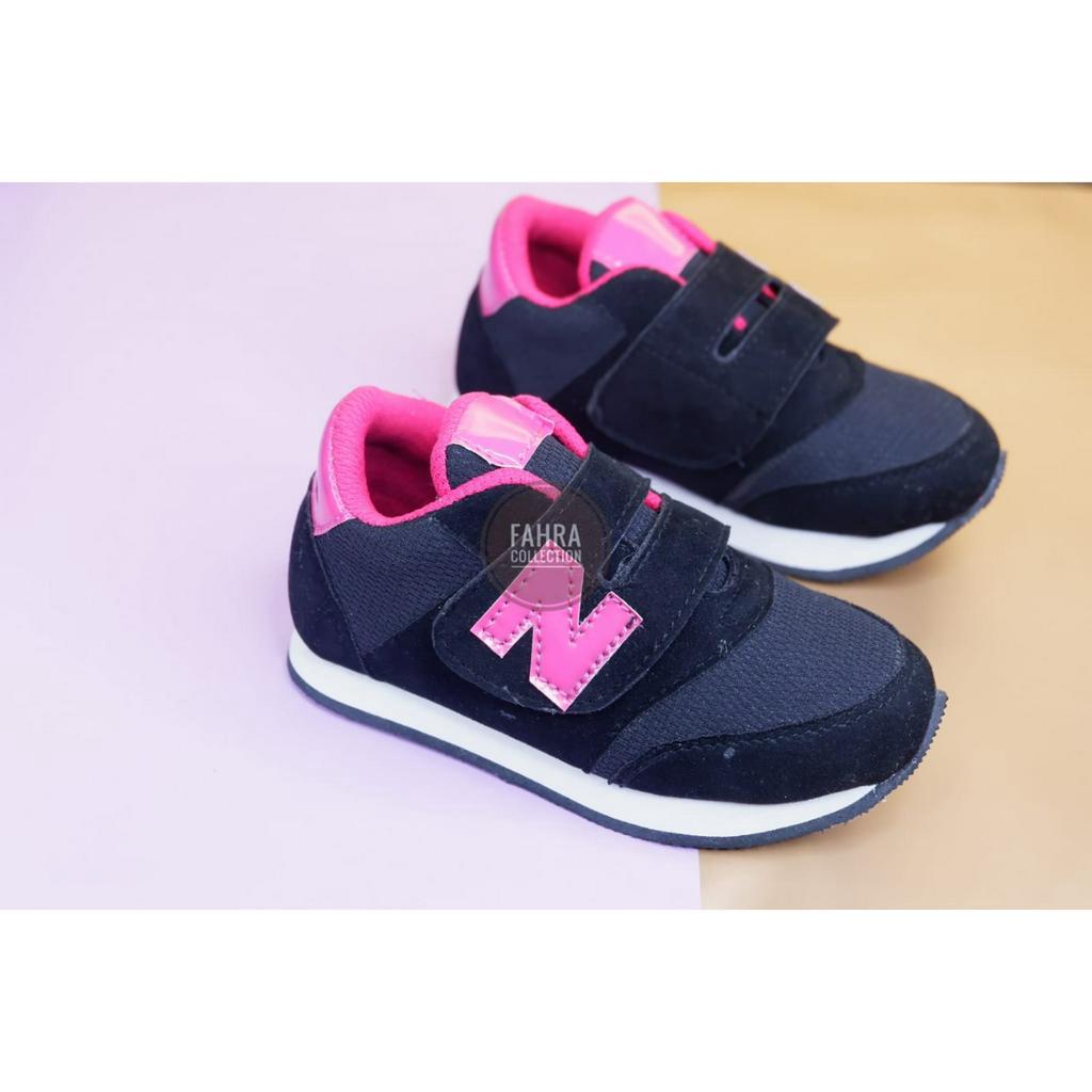 Sepatu sneaker anak perempuan moti N hitam PINK