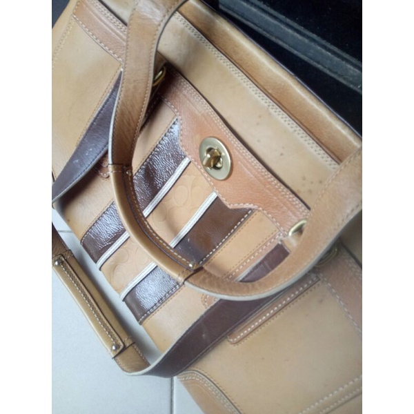 (SOLD) Preloved COACH HAMPTON leather signature