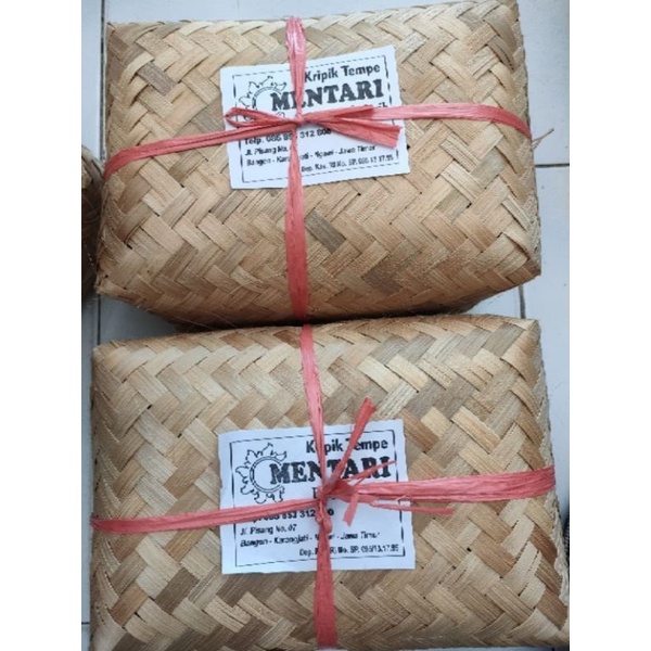 

Kripik tempe khas Ngawi (1 besek isi 10)