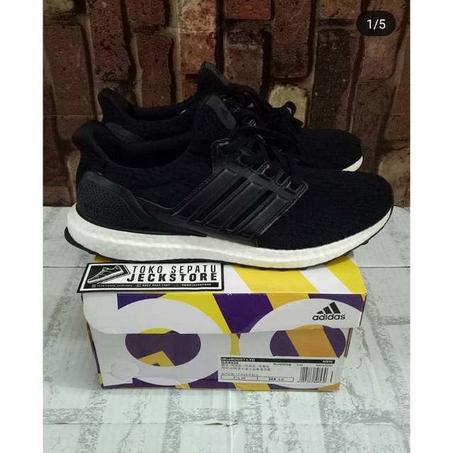 ADIDAS ULTRABOOST 3.0 LEATHER BLACK WHITE  BNIB