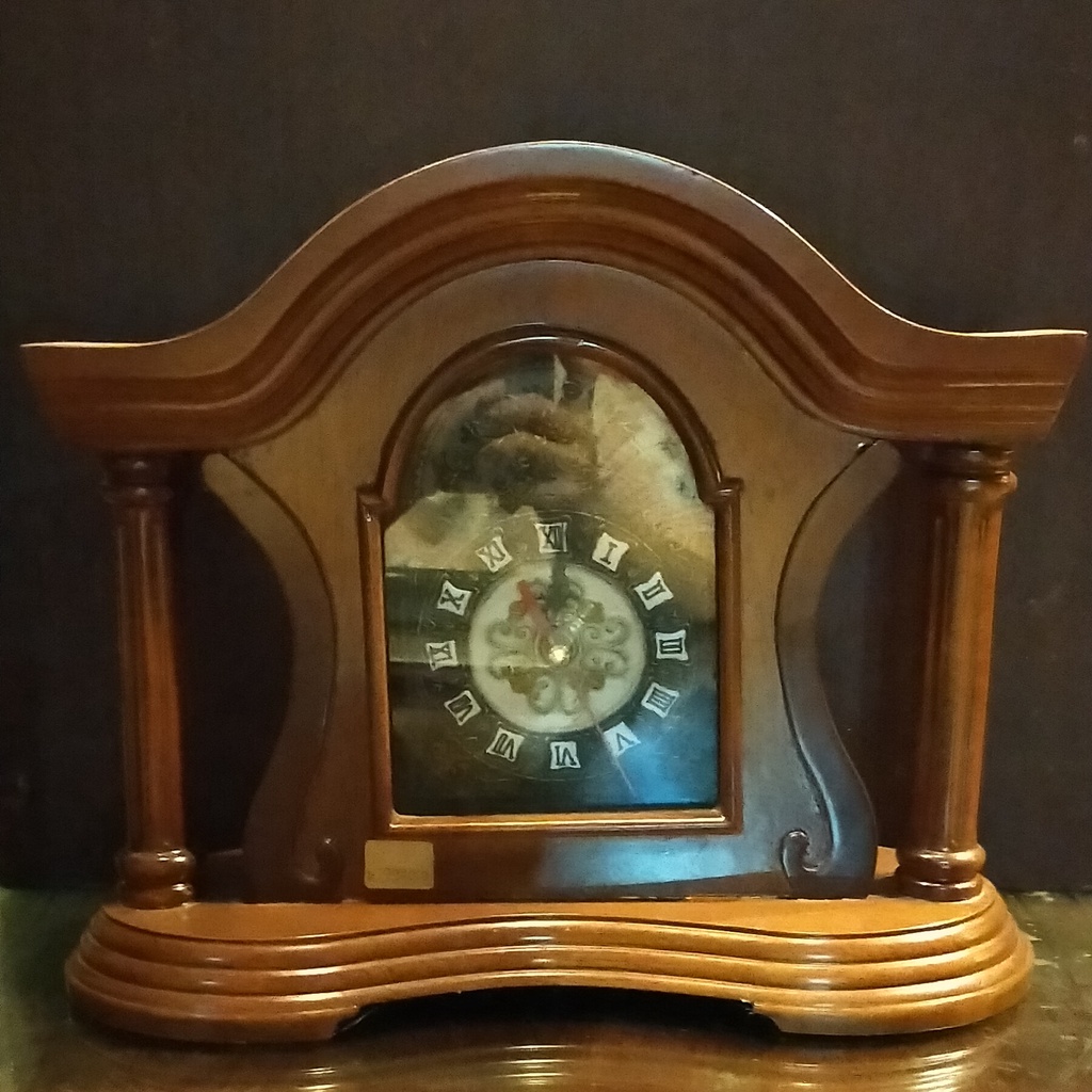 Jam Meja Kayu Vintage Retro Model Atap Bundar Kecil CVR019