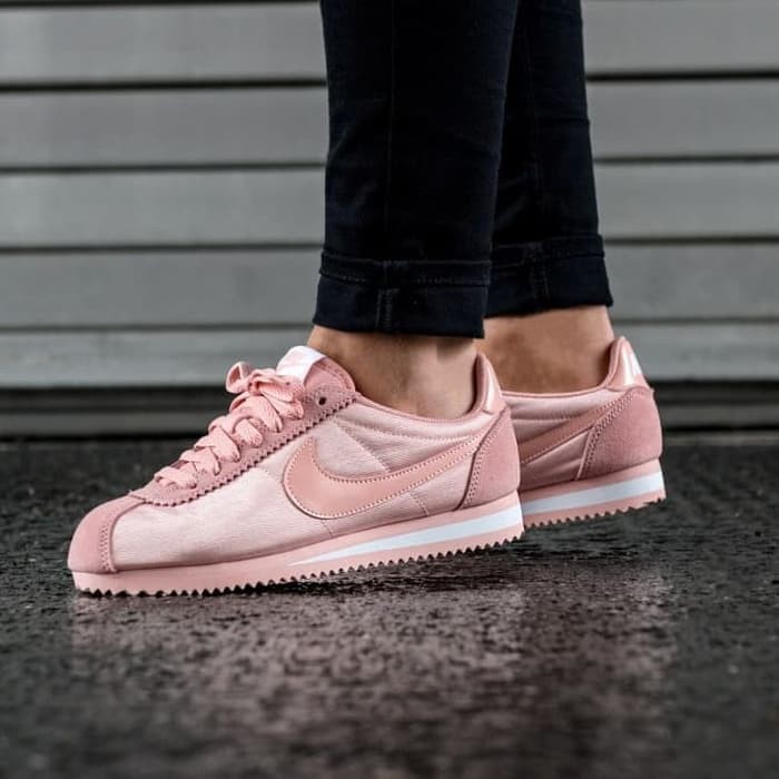 nike cortez coral stardust