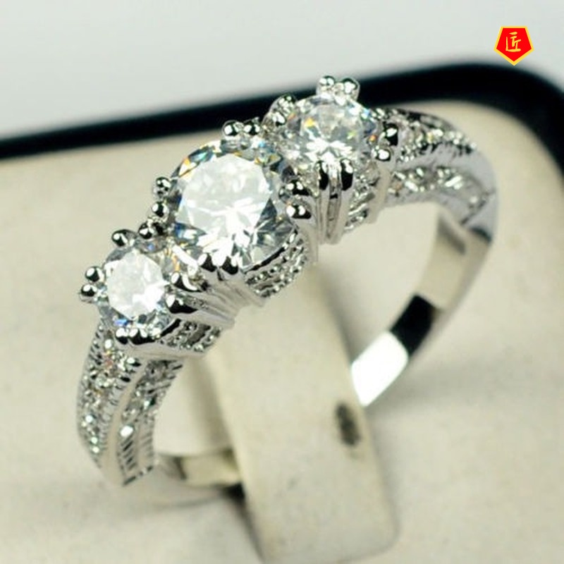 [Ready Stock]Inlaid Three Moissanite Ring Fashionable and Elegant