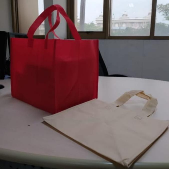 

✨ BISA COD ✨ Best seller GOODIEBAG SPUNBOND / TASBOX 25x25 / TAS SPUNBOND - Orange, - Putih