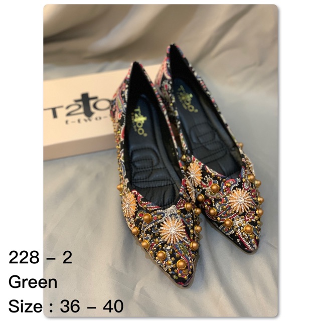 T2TOO Flat Batik Shoes 228-2