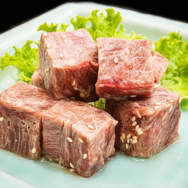 

Daging saikoro wagyu beef
