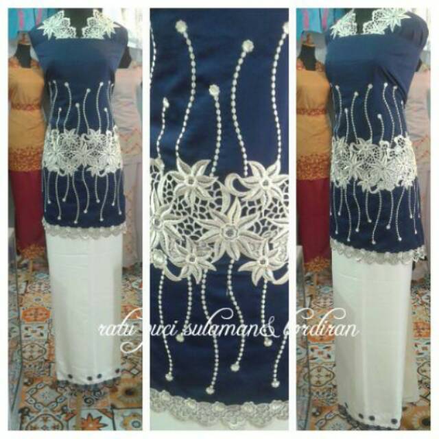 Bahan baju kurung.