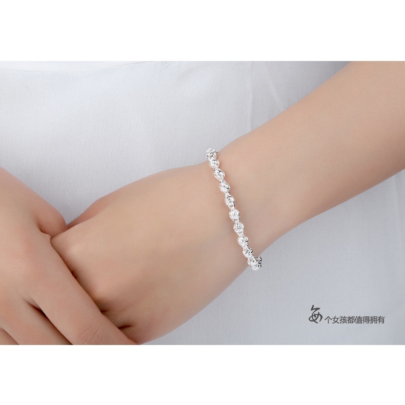 Gelang Tangan Rantai Aksen Bola Hollow Bahan Stainless Steel Warna Silver Untuk Wanita