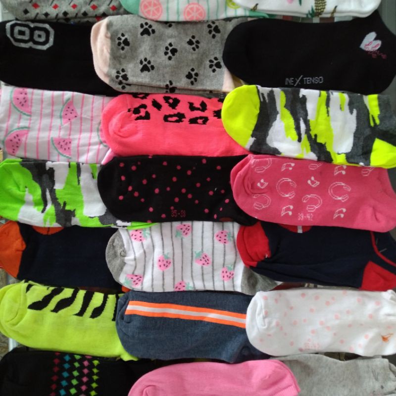 CUCI GUDANG KAOS KAKI MOTIF SEMATA KAKI